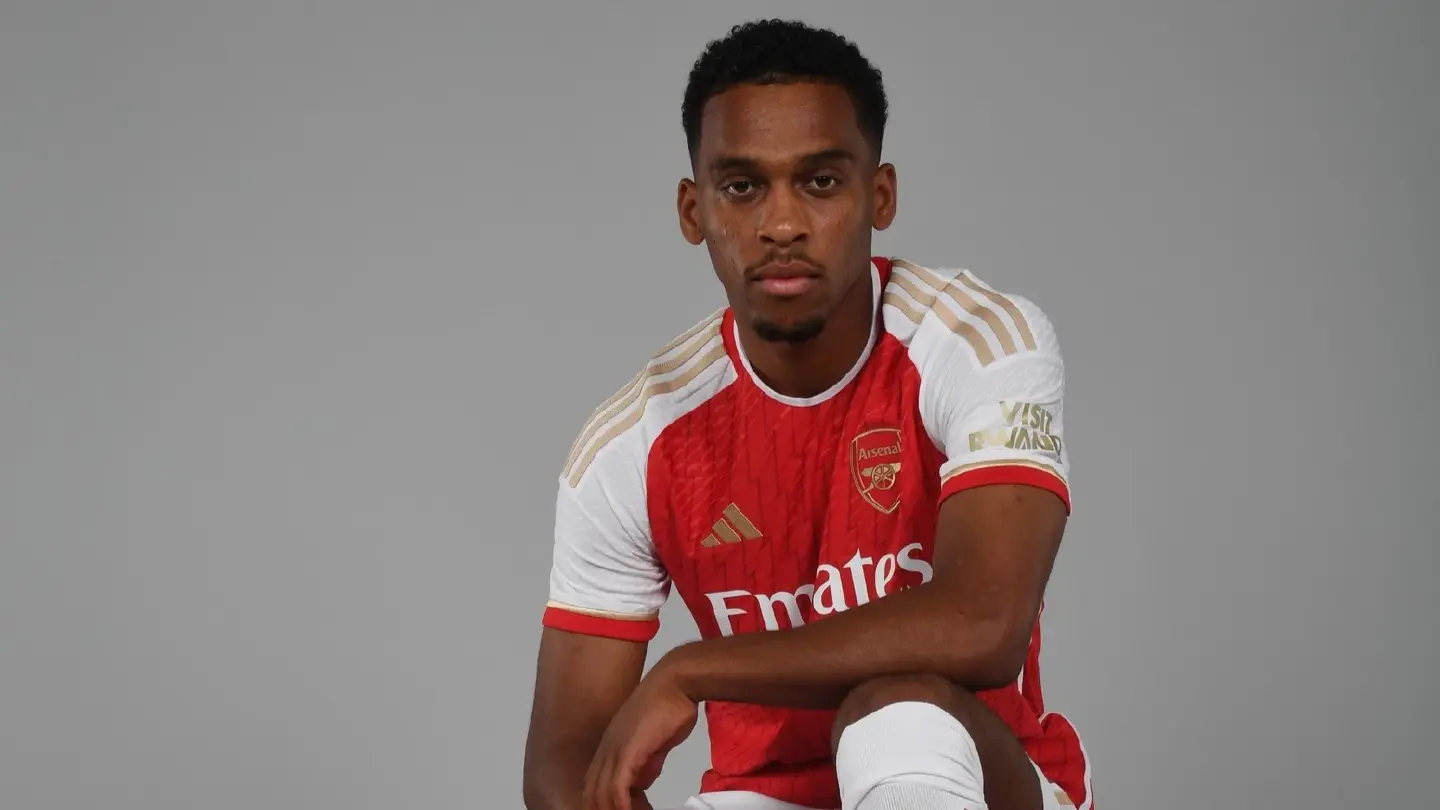 Arsenal sign defender Timber from Ajax