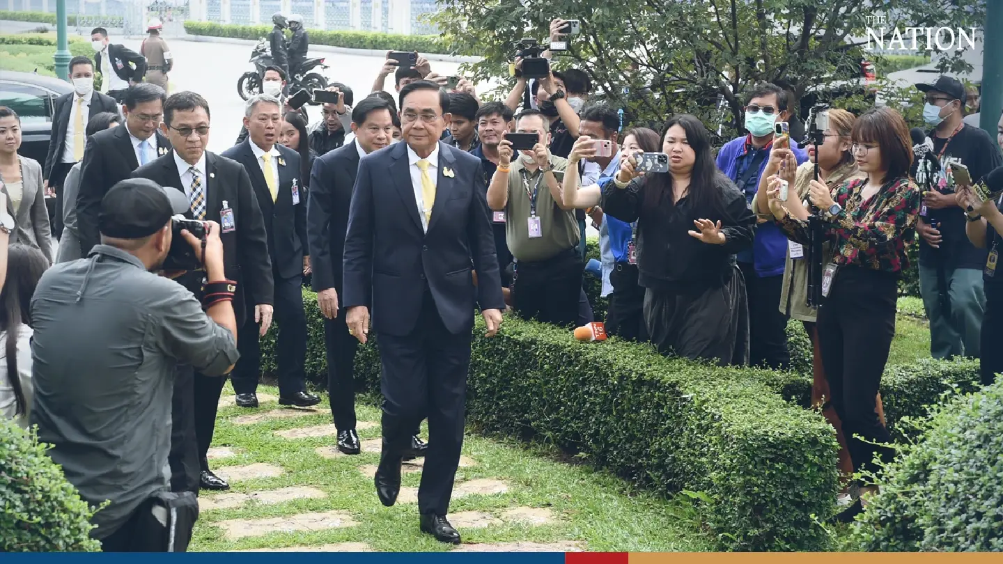 Prayut wishes for peace to prevail on his last day at Government House