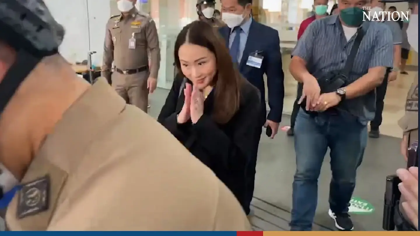 Thaksin meets his daughter Paetongtarn for first time after arrest