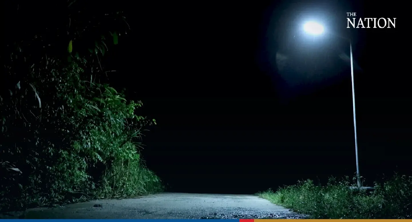 CP Land installs solar lamp posts to light pitch-dark rural road in Nakhon Si Thammarat CP Land installs solar lamp posts to light pitch-dark rural road in Nakhon Si Thammarat