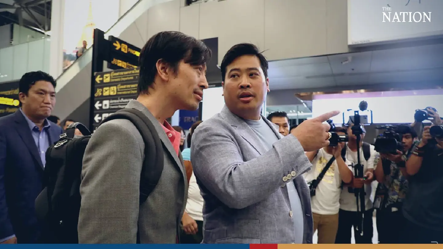His Majesty the King’s sons bid goodbye to crowds before boarding flight to New York