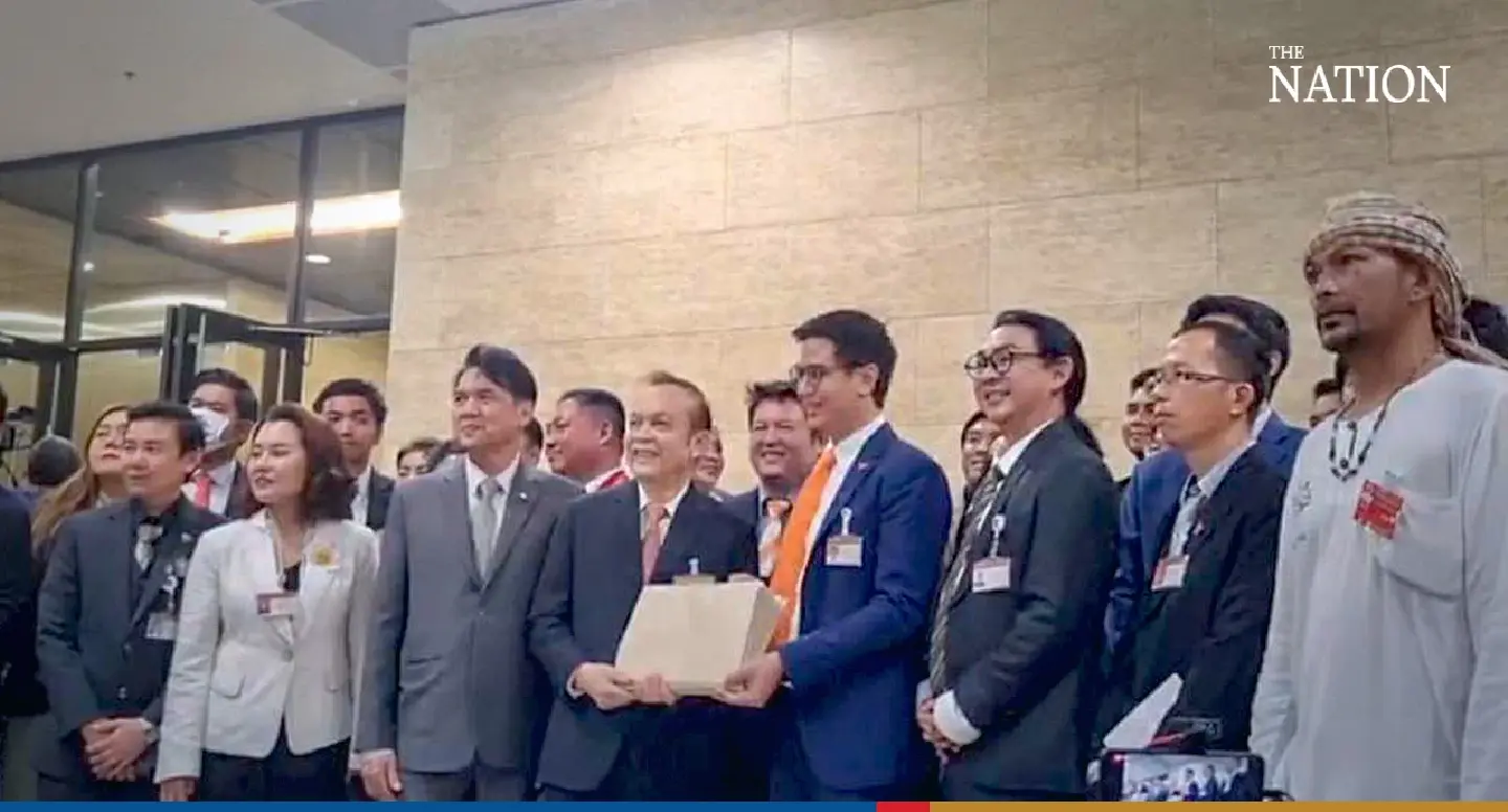 Move Forward calls on Prayut to not block 9 new bills it has proposed