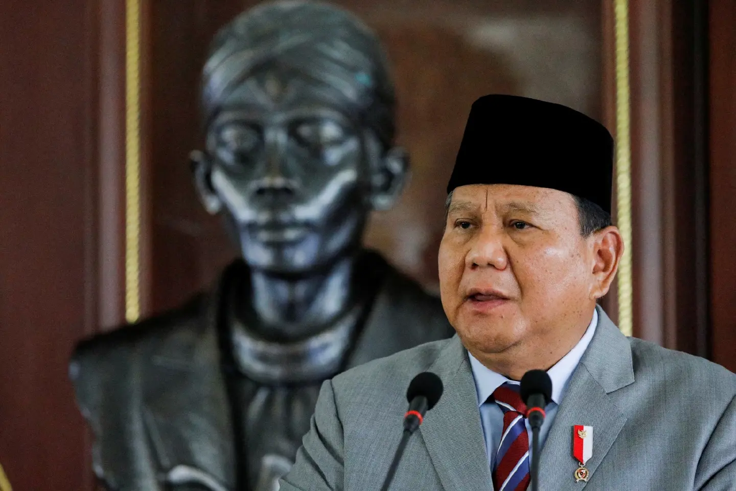 Prabowo becomes main contender 6 months ahead of Indonesian presidential polls Prabowo becomes main contender 6 months ahead of Indonesian presidential polls