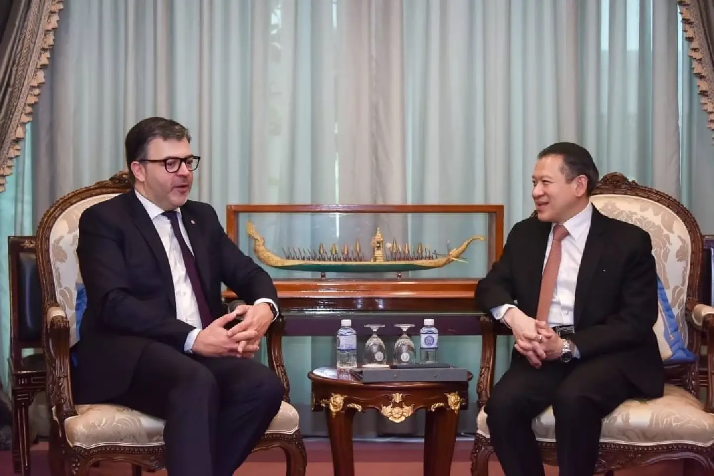 Permanent Secretary for Foreign Affairs and French Senator agree to promote bilateral cooperation