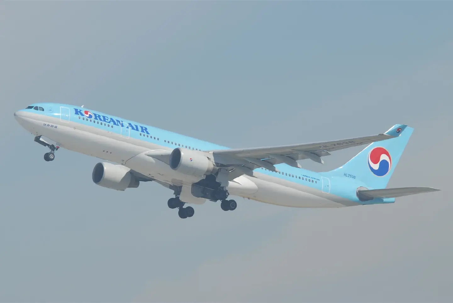 Korean Air to measure passengers’ weights for better safety, efficiency Korean Air to measure passengers’ weights for better safety, efficiency