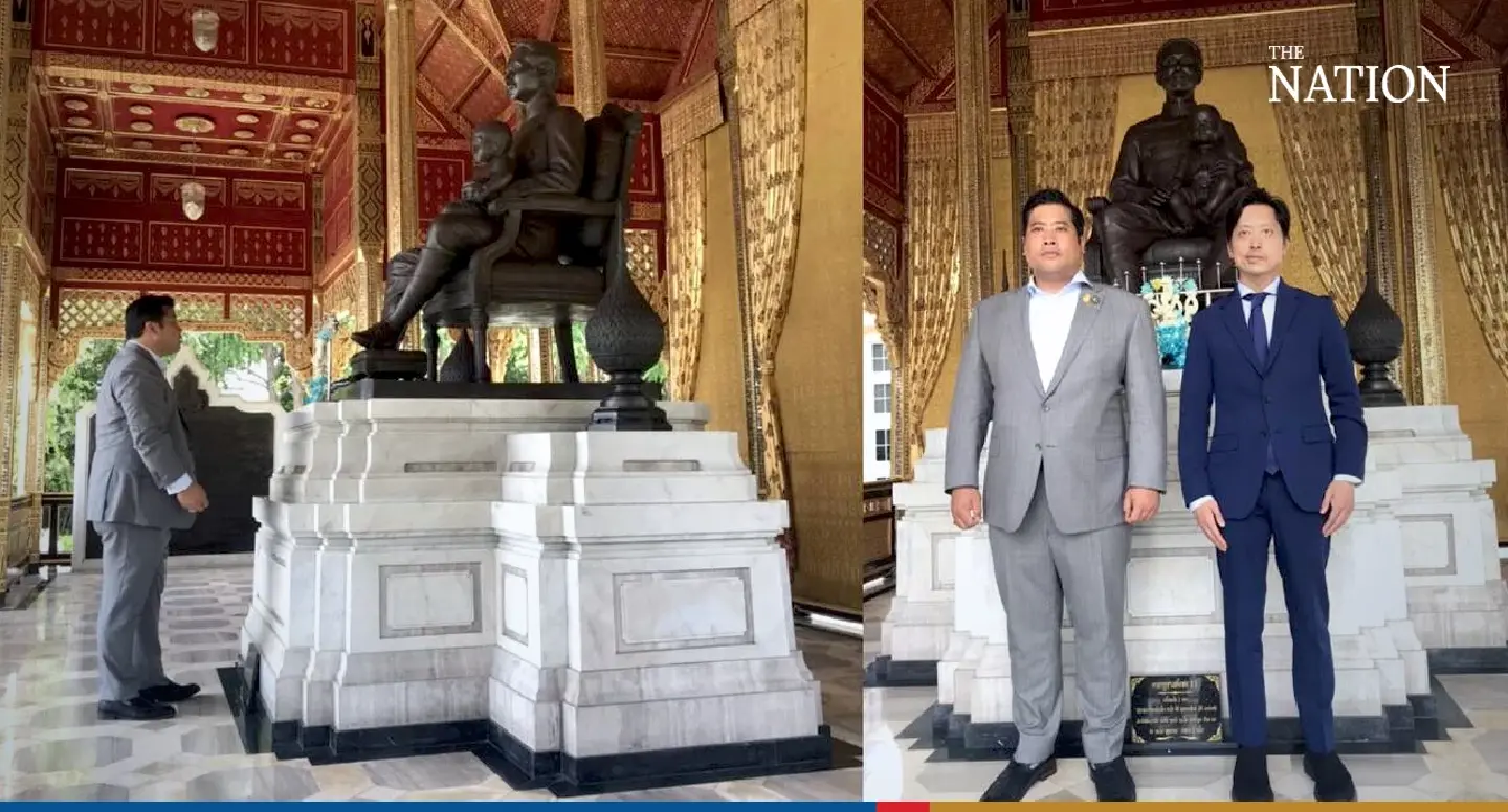 King’s 2 sons receive warm welcome as they visit Siriraj Hospital to pay respect to ancestors King’s 2 sons receive warm welcome as they visit Siriraj Hospital to pay respect to ancestors