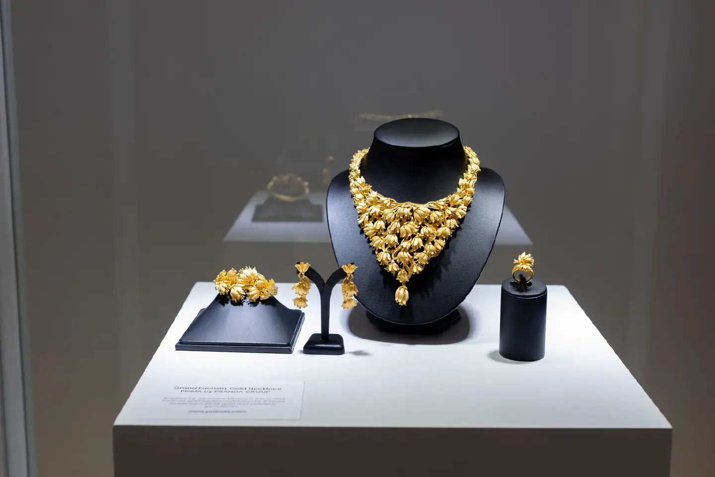“Magnificent 40-Year Journey of Brilliance” celebrates 40 Years of Bangkok Gems “Magnificent 40-Year Journey of Brilliance” celebrates 40 Years of Bangkok Gems