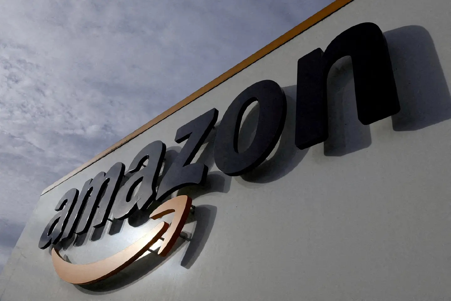 Amazon steps up AI race with up to $4 billion deal to invest in Anthropic Amazon steps up AI race with up to $4 billion deal to invest in Anthropic