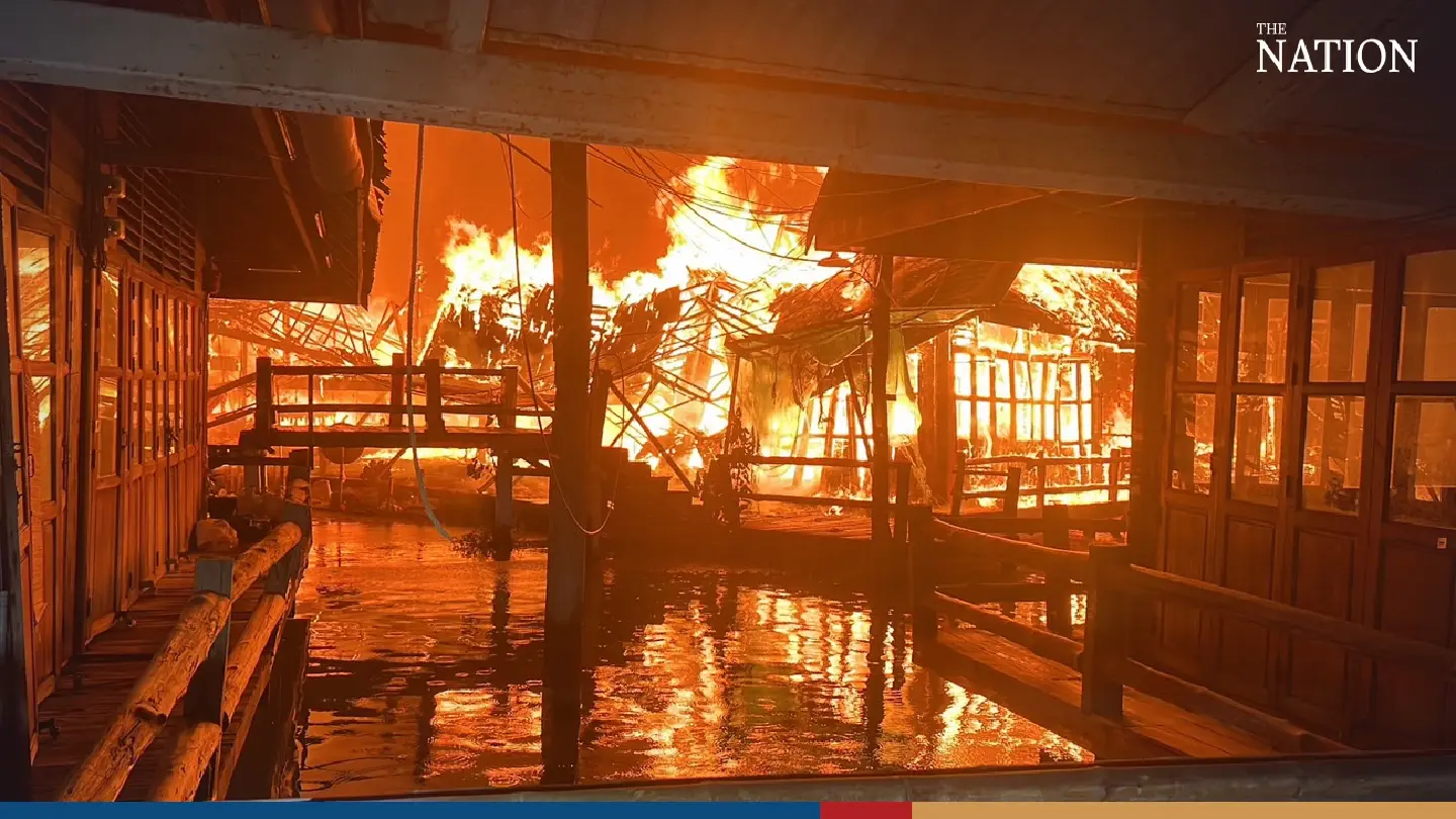 Fire at Pattaya Floating Market causes extensive damage