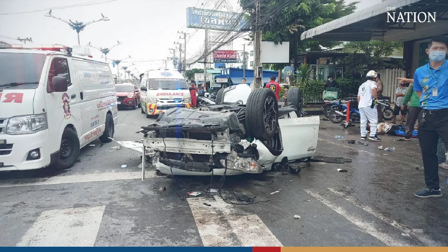 Five injured, four vehicles damaged as foreigner drives against traffic Five injured, four vehicles damaged as foreigner drives against traffic