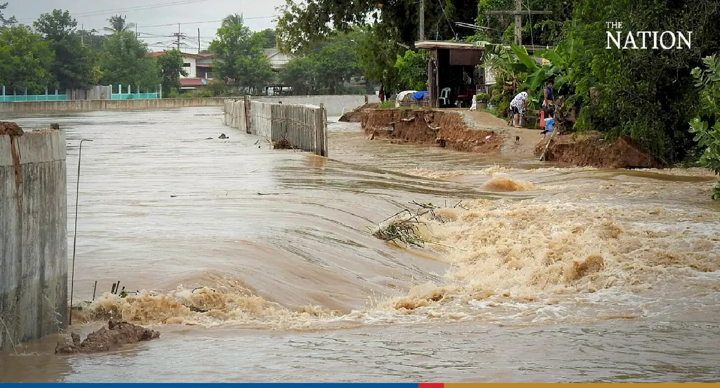 4,300 Sukhothai households hit by floods after Yom River overflows 4,300 Sukhothai households hit by floods after Yom River overflows