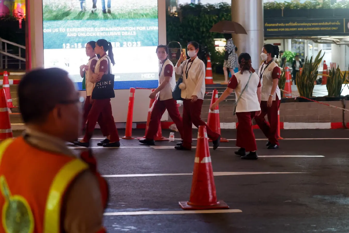 Timeline of Siam Paragon shooting Timeline of Siam Paragon shooting