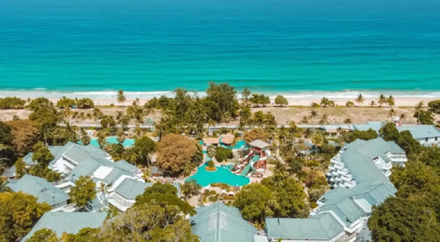 The unique benefits of staying at a beachfront hotel in Phuket The unique benefits of staying at a beachfront hotel in Phuket