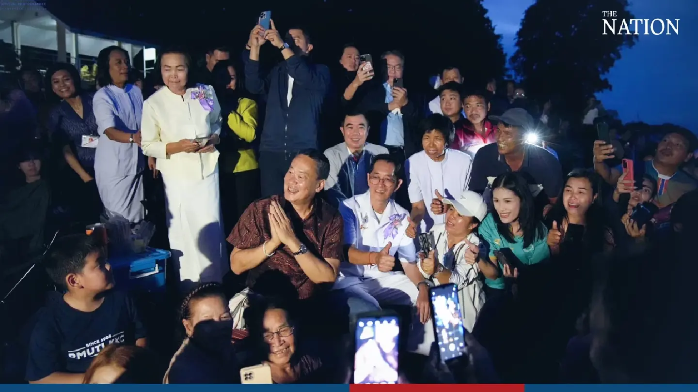 PM among watchers as 289 Naga fireballs light up Mekong in Nong Khai