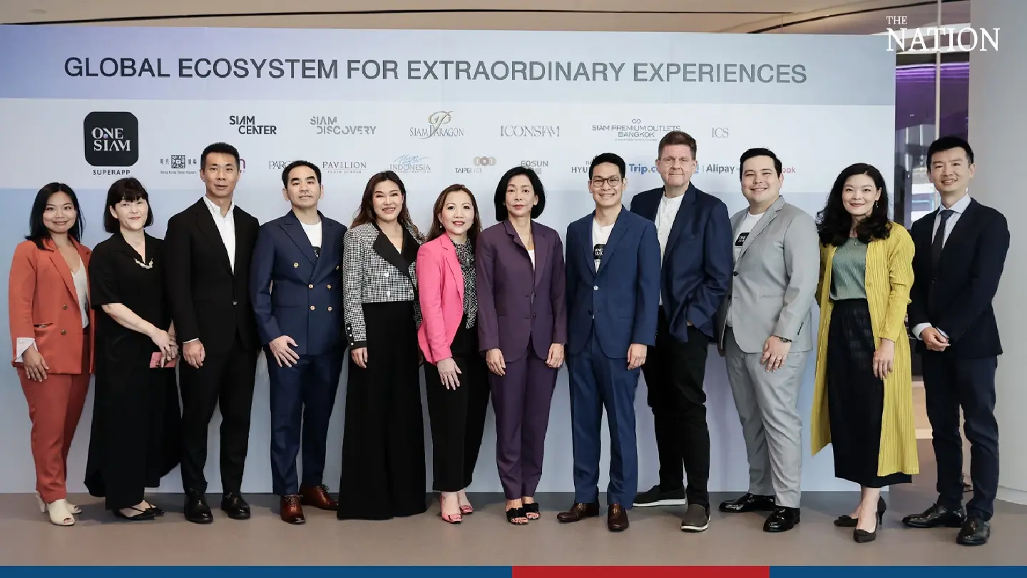 Asian shopping icons entrust confidence to Siam Paragon and Thailand