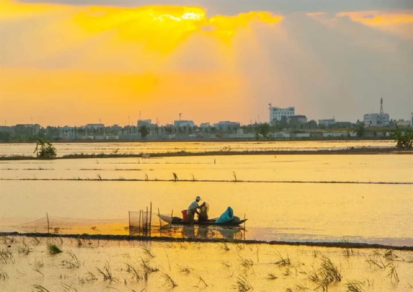 Climate change reduces Mekong River flows, causing impacts for Vietnam Climate change reduces Mekong River flows, causing impacts for Vietnam
