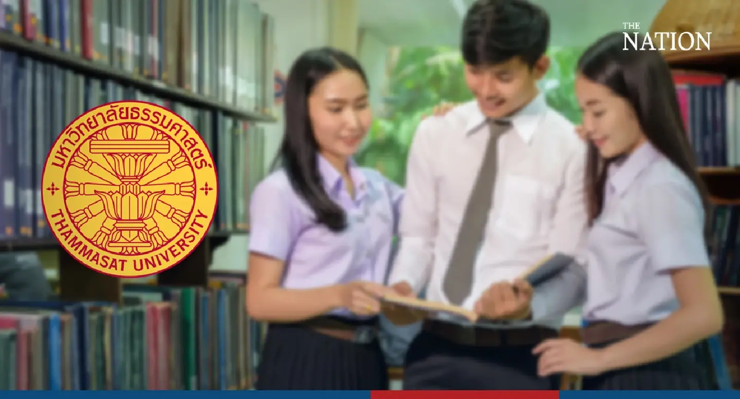 Thammasat students free to wear dresses that 'don’t distract others'