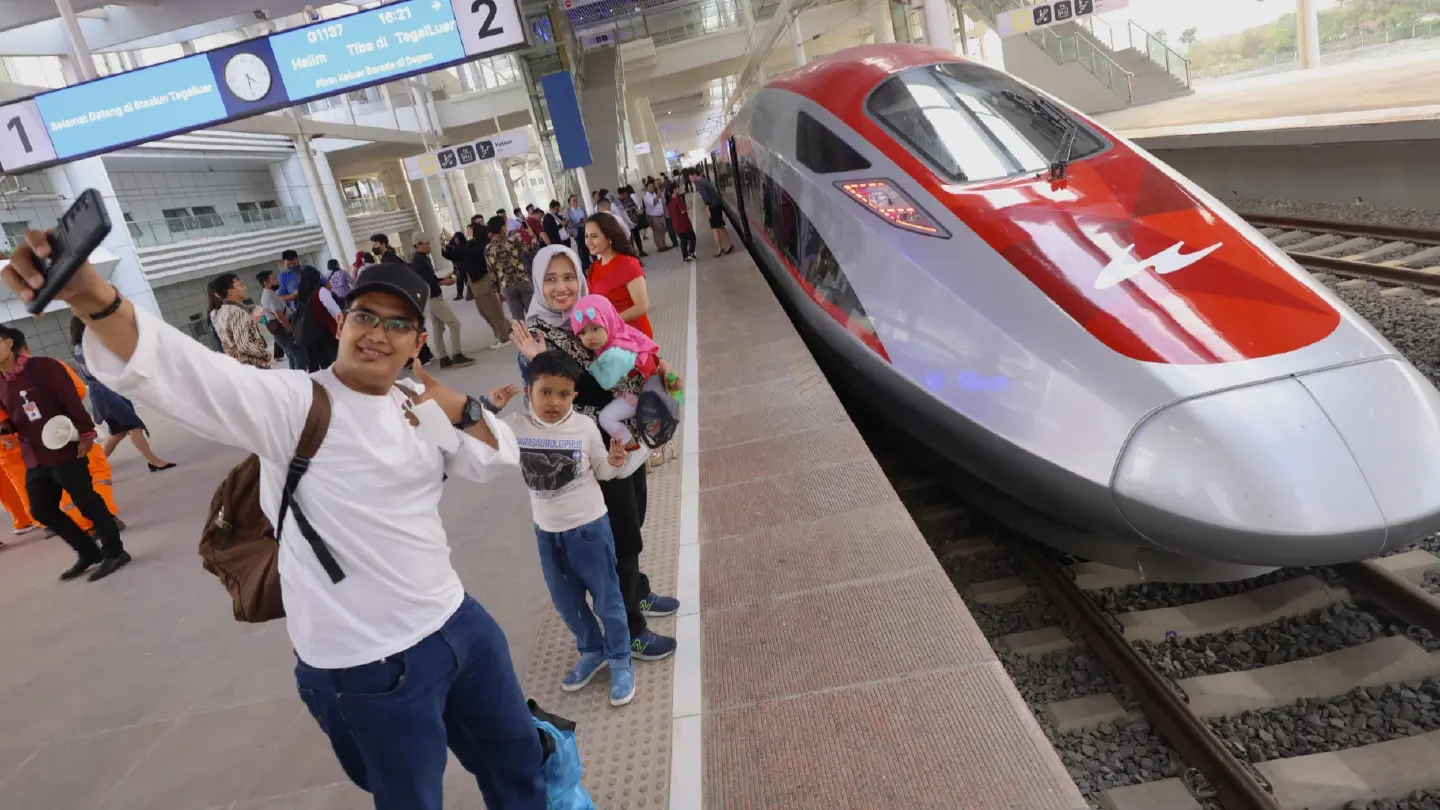 Jakarta-Bandung high-speed railway starts commercial operation Jakarta-Bandung high-speed railway starts commercial operation