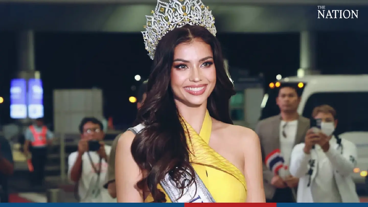 Fans send off Thai-Danish beauty to Miss Universe pageant