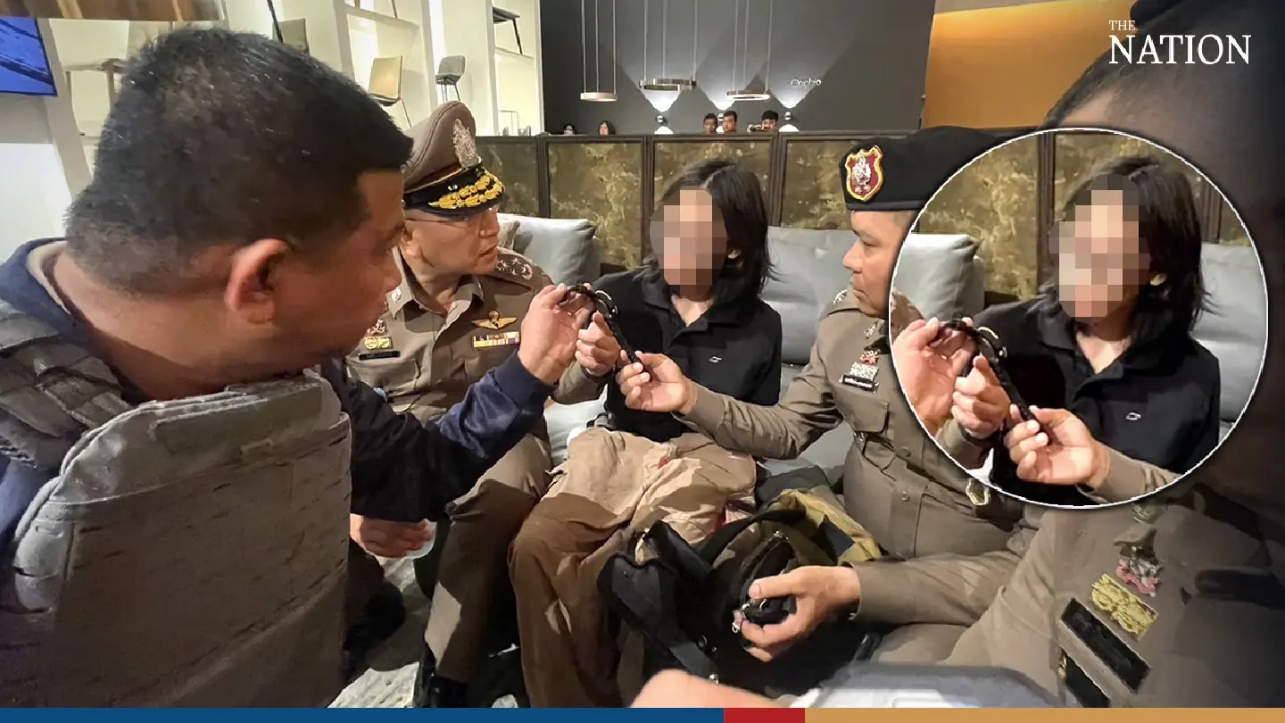 Teen, 14, kills two people, injures 5 in shooting spree at Bangkok’s Siam Paragon Teen, 14, kills two people, injures 5 in shooting spree at Bangkok’s Siam Paragon