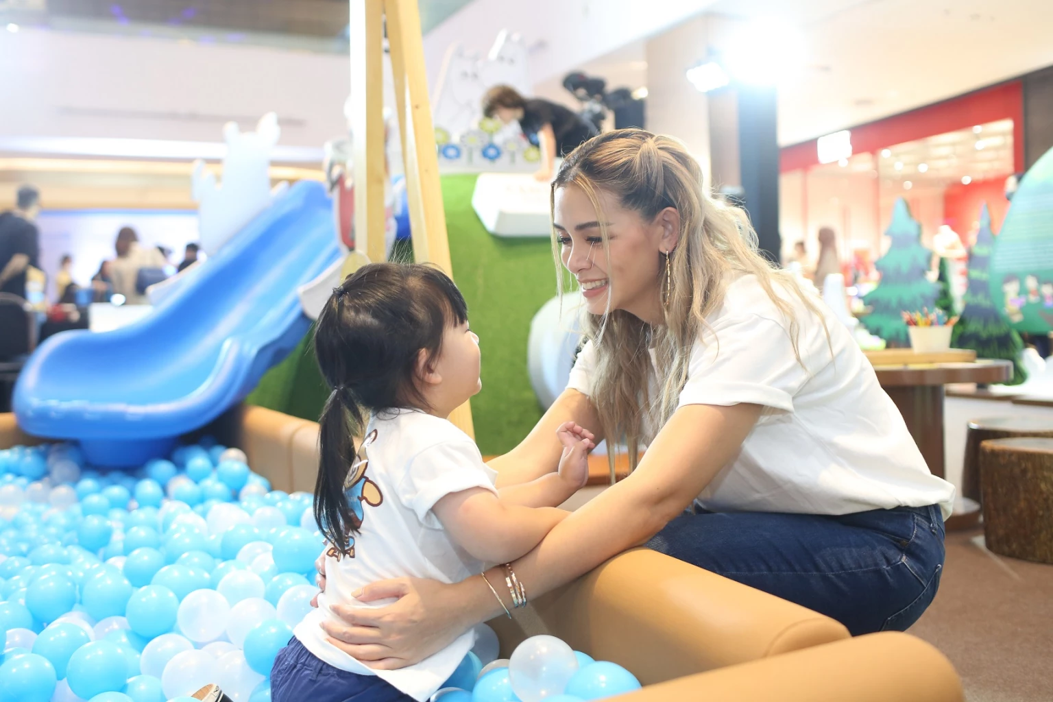 Unicef, Central Group join force to promote good parenting practice