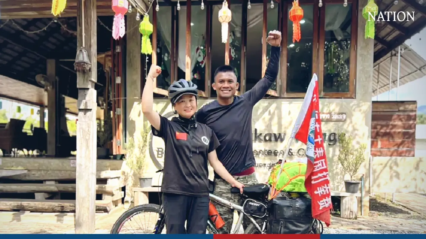 Buakaw greets Muay Thai enthusiast who biked 2,400km from China