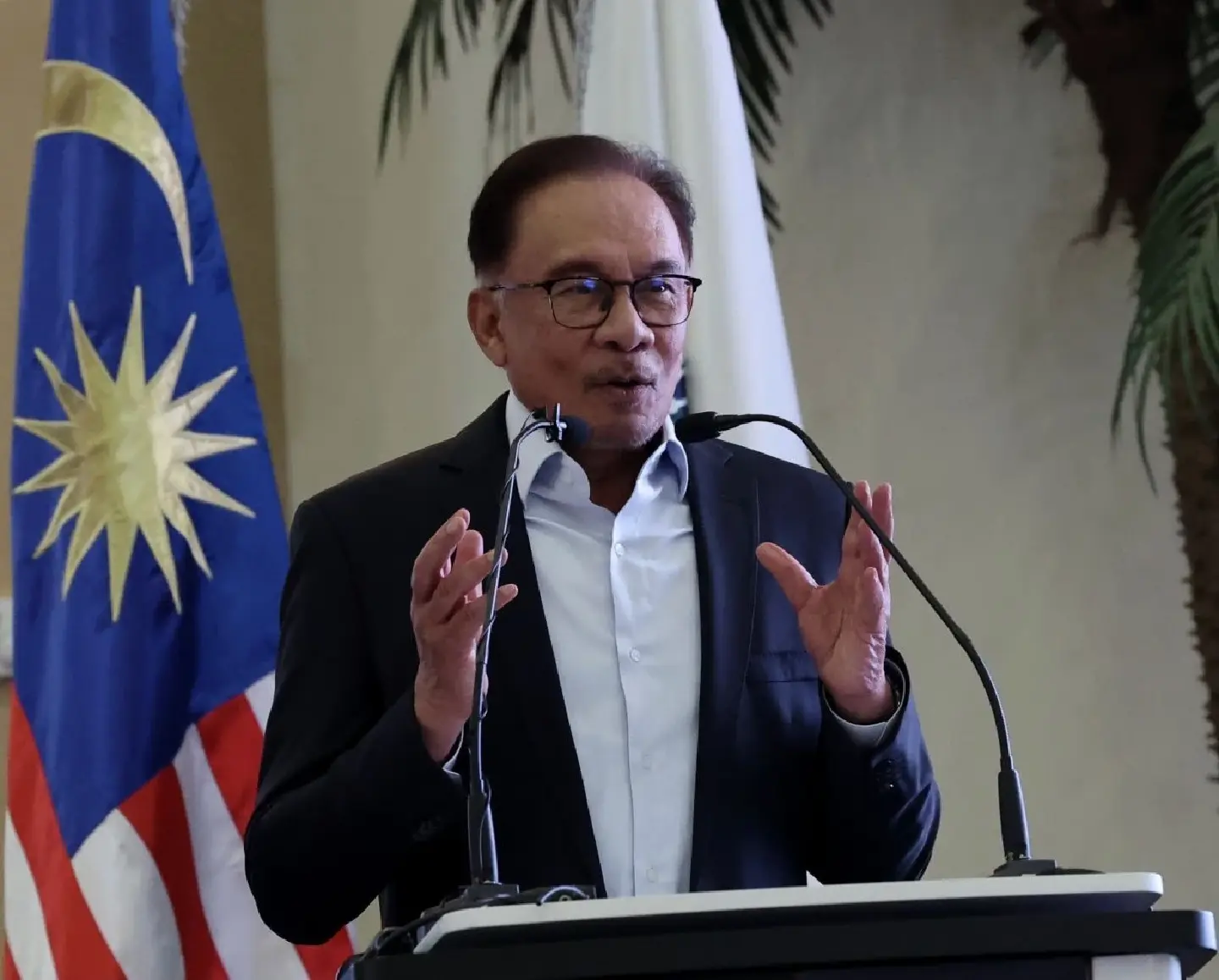 Malaysia to address critical issues during APEC Malaysia to address critical issues during APEC