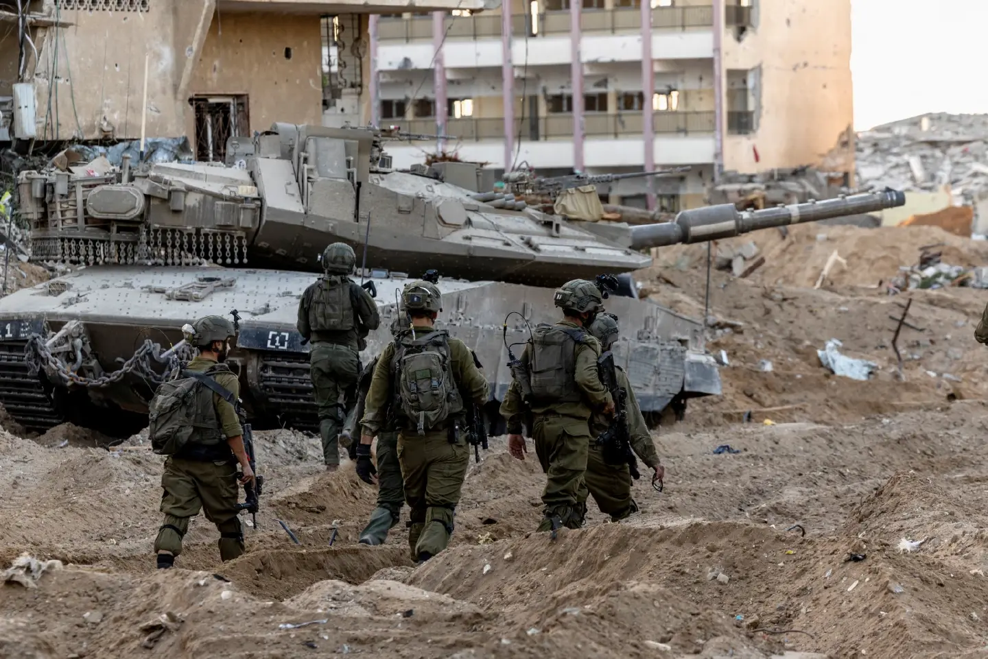 Israel-Hamas clash spurs Gaza exodus south Israel-Hamas clash spurs Gaza exodus south