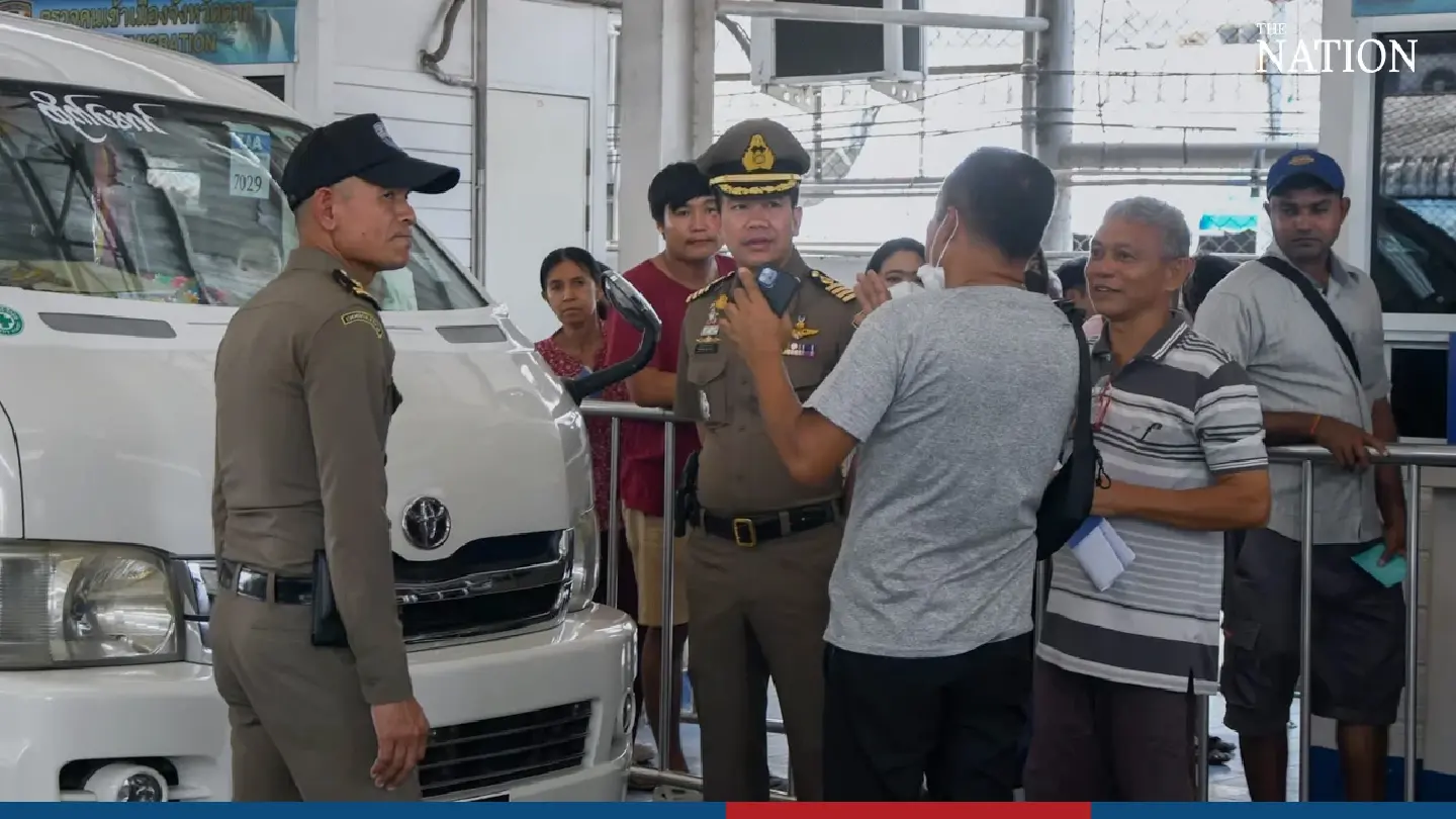 Tak border checkpoints remain open despite threat of closure by Karenni armed group Tak border checkpoints remain open despite threat of closure by Karenni armed group