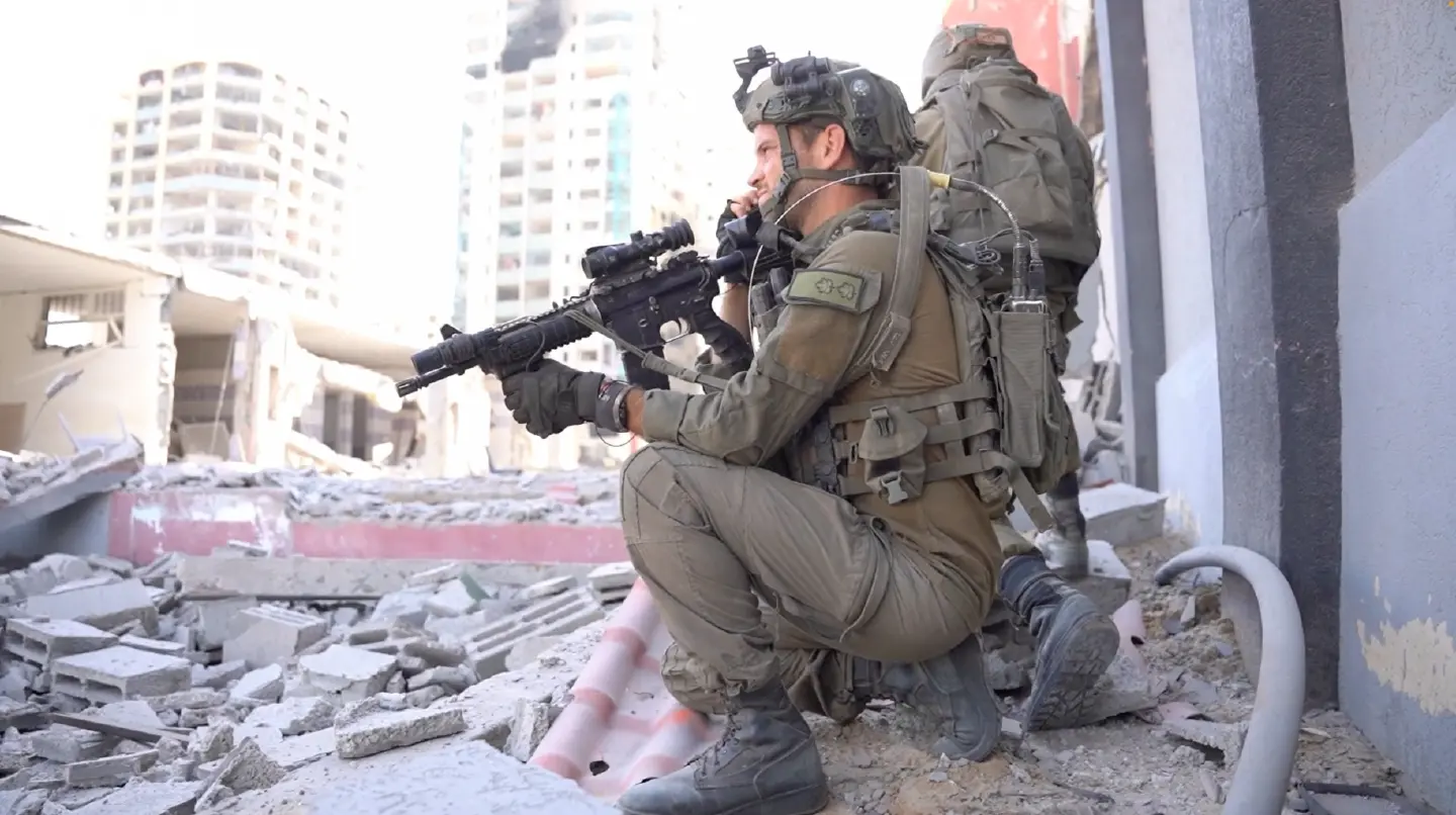 Israeli military forces raid Gaza’s largest hospital in operation against Hamas Israeli military forces raid Gaza’s largest hospital in operation against Hamas