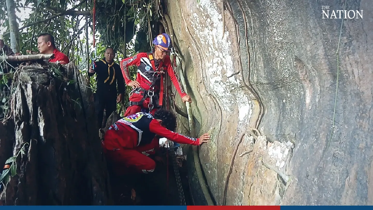 Tak officials launch operations to rescue victim trapped in vertical cave