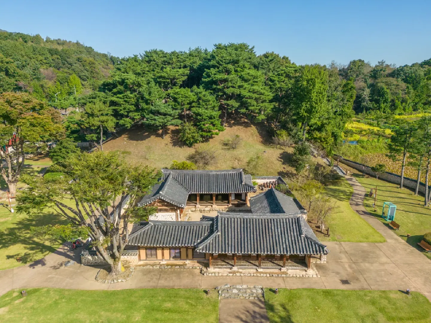 Journey to Joseon scholars' timeless dwellings
