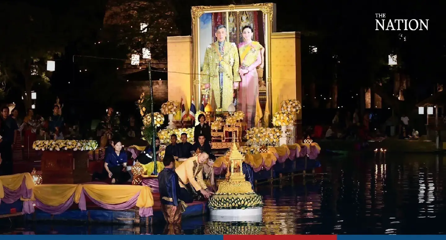 PM floats his krathong in Sukhothai PM floats his krathong in Sukhothai