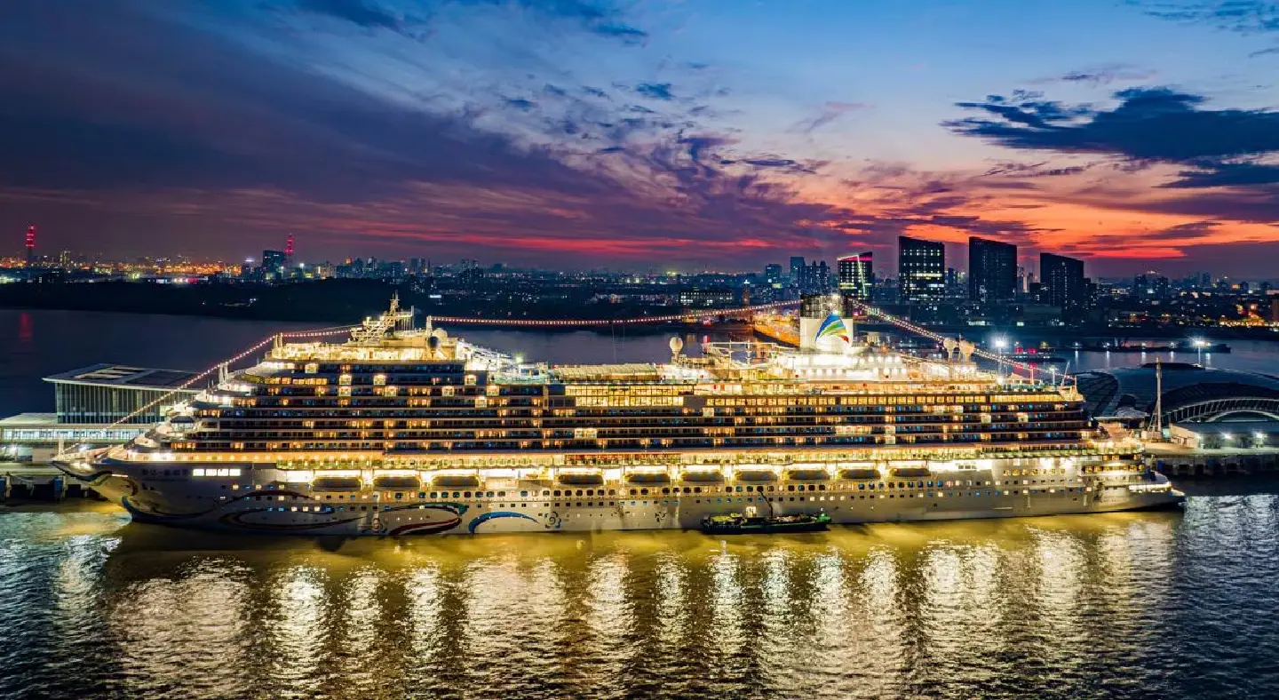 China's first domestically made large cruise ship starts trial voyage