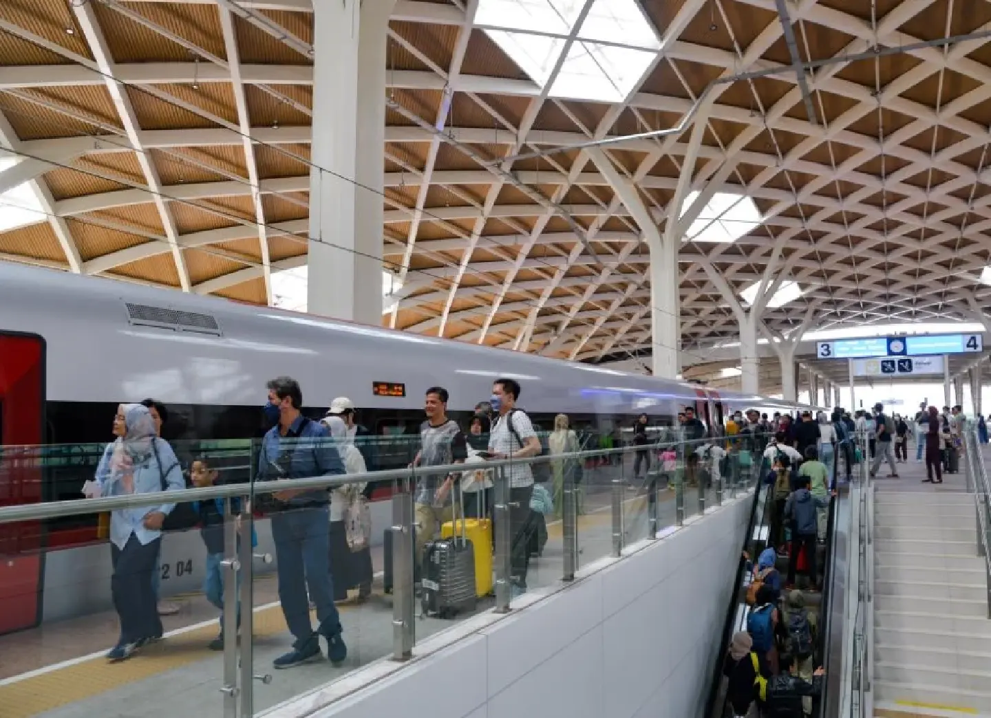 Passenger trips on Jakarta-Bandung high-speed railway hit 1 million-mark Passenger trips on Jakarta-Bandung high-speed railway hit 1 million-mark