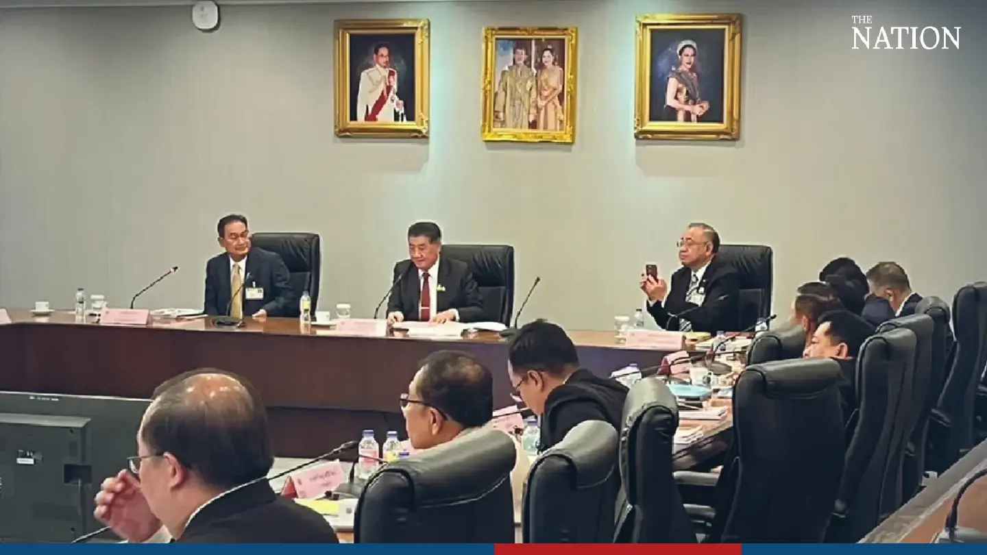 Public to decide scope of charter drafting: Phumtham