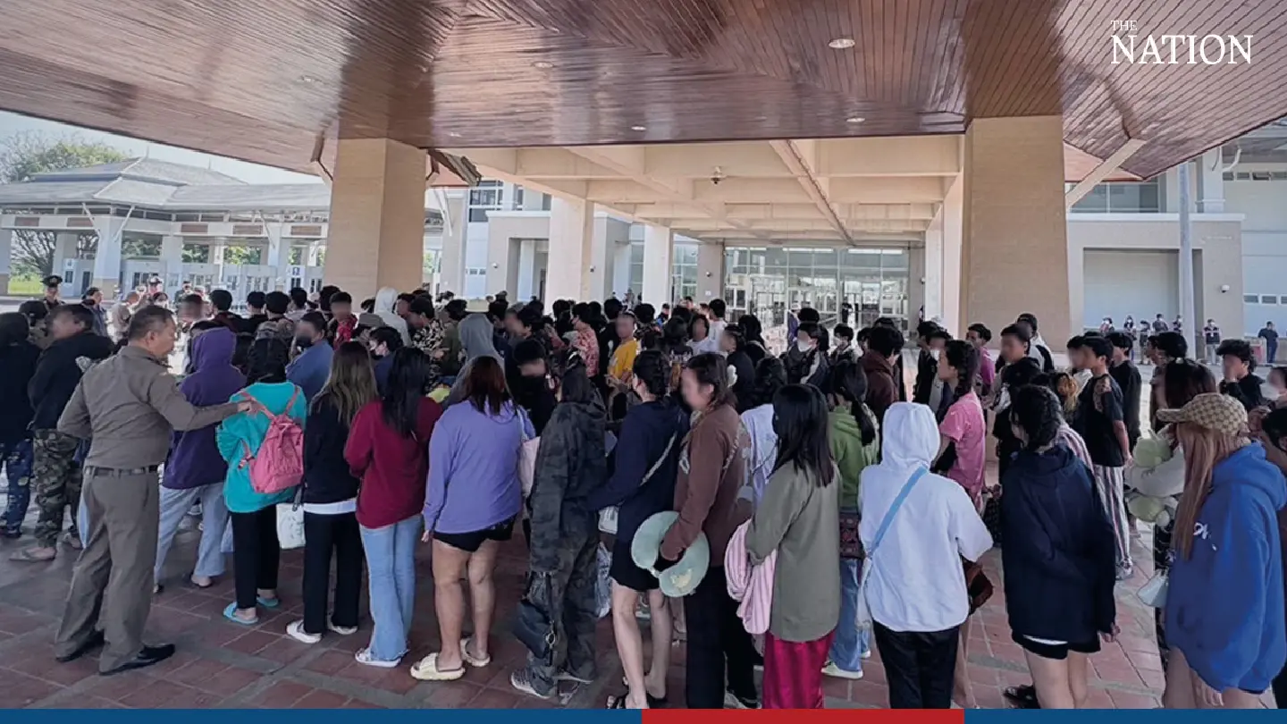 111 Thais stranded in Myanmar arrive in Chiang Rai today