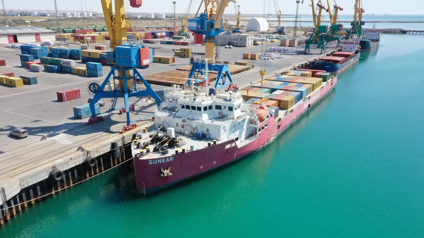 Alternative ways of the Asian goods shipment to Europe Alternative ways of the Asian goods shipment to Europe