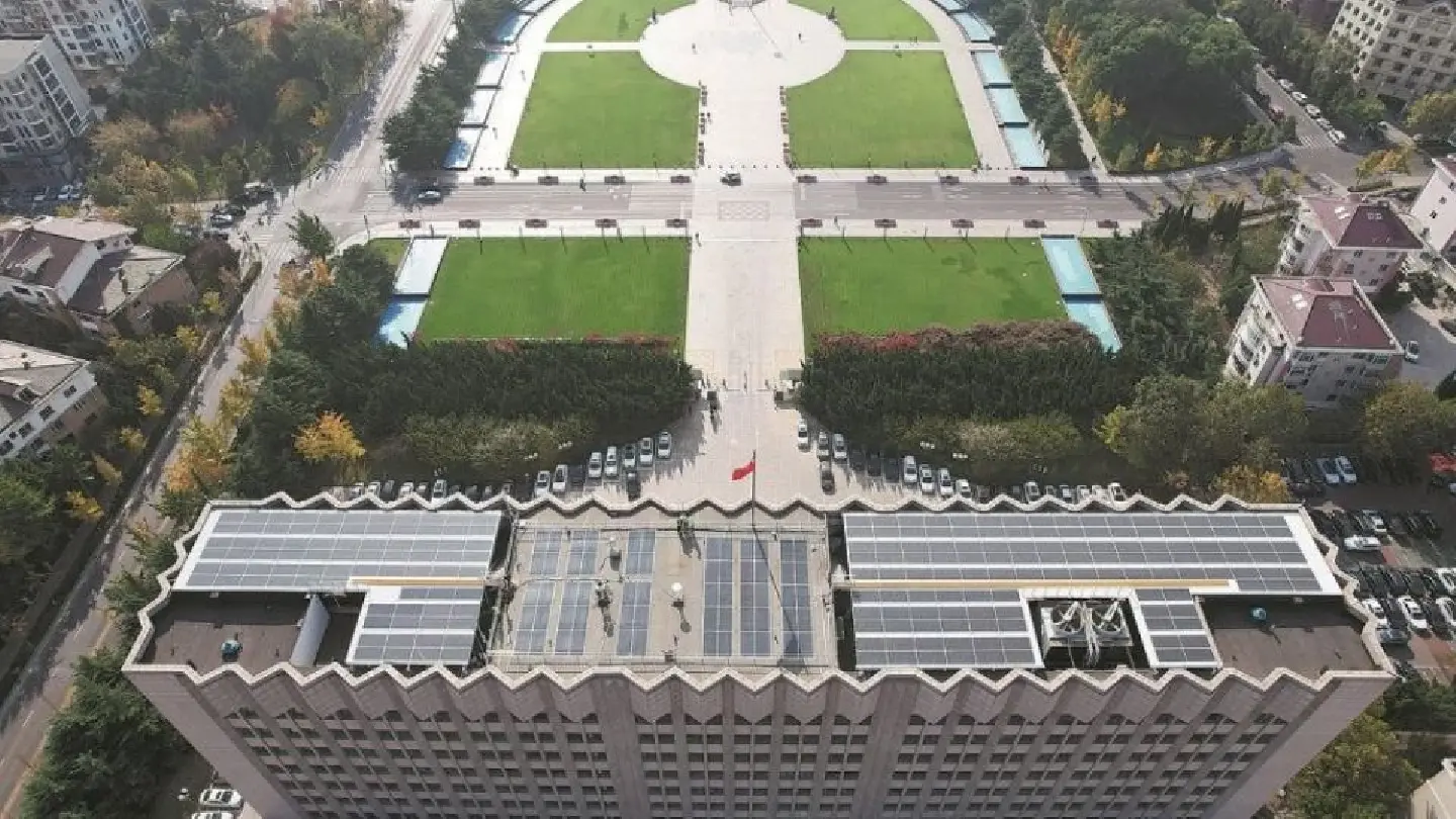 Rooftop photovoltaic panels to help cut emissions in Dalian