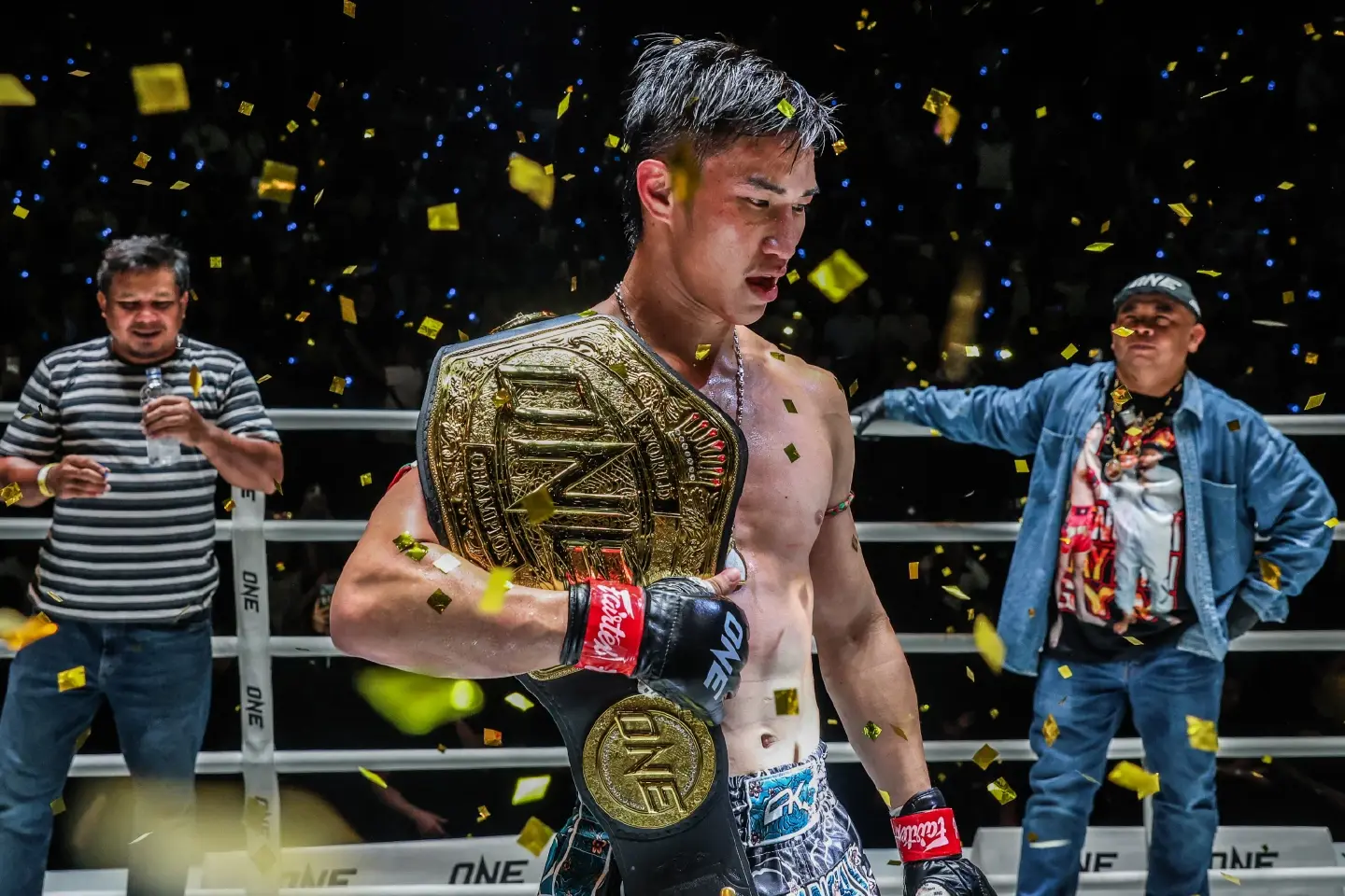Tawanchai retains title, Prajanchai unifies strawweight championship  