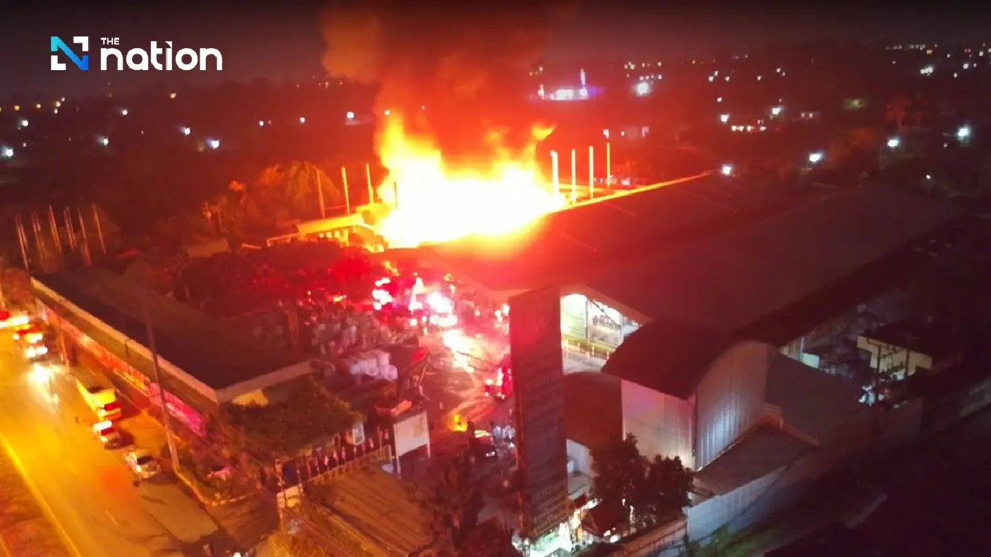 Major fire at recyclable waste company in Phitsanulok