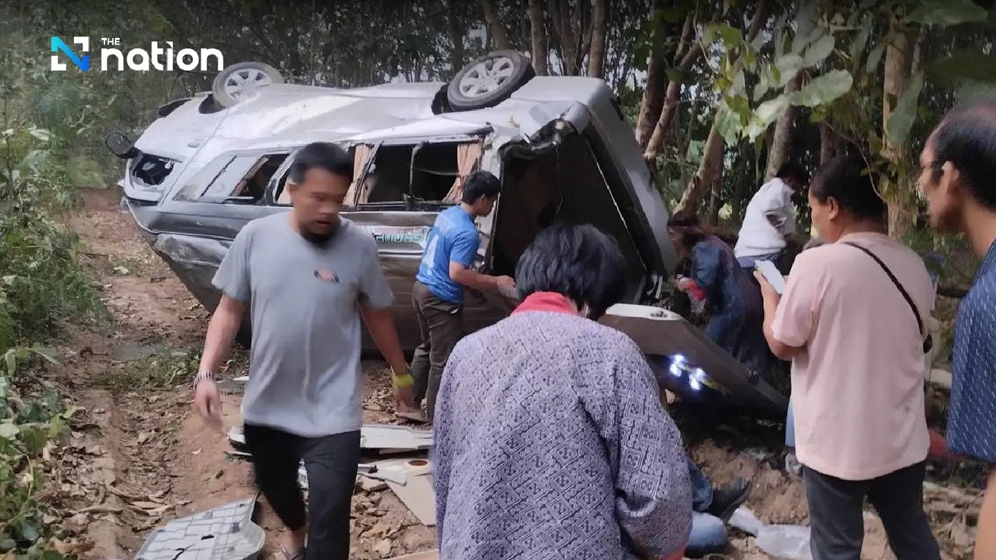 Van accident in Lampang kills Japanese man, severely injures 2 others Van accident in Lampang kills Japanese man, severely injures 2 others