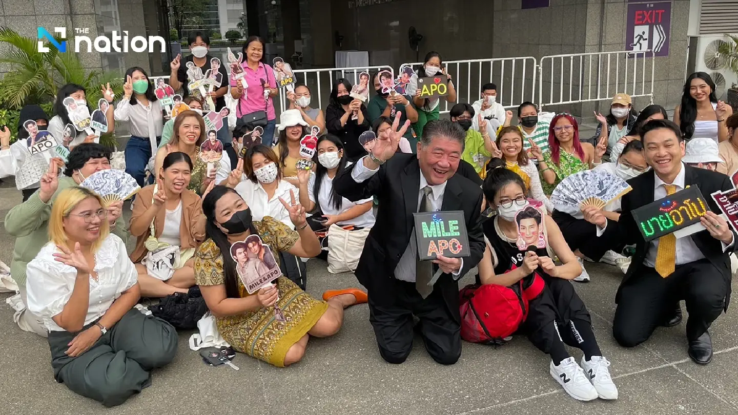 Commerce minister turns fanboy, promises devotees access to Mile and Apo