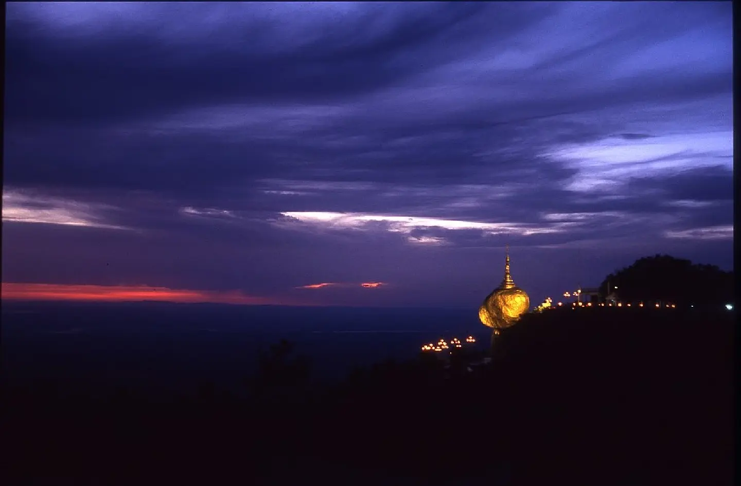 Kyaiktiyo Pagoda attracts nearly 300,000 pilgrims in 2023