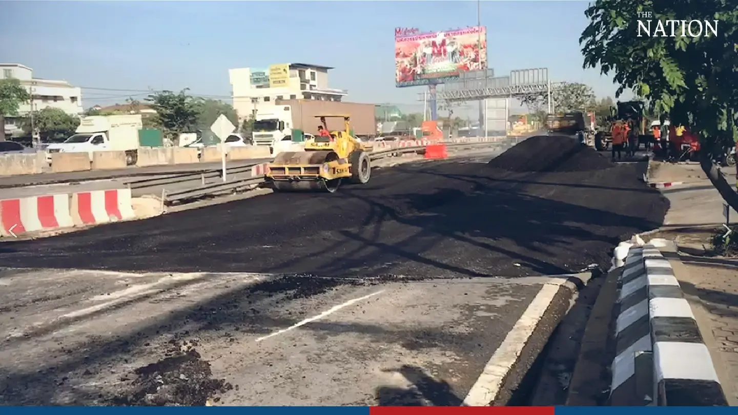 Sinkage on Bangkok’s Kanchanapisek Road causes traffic chaos