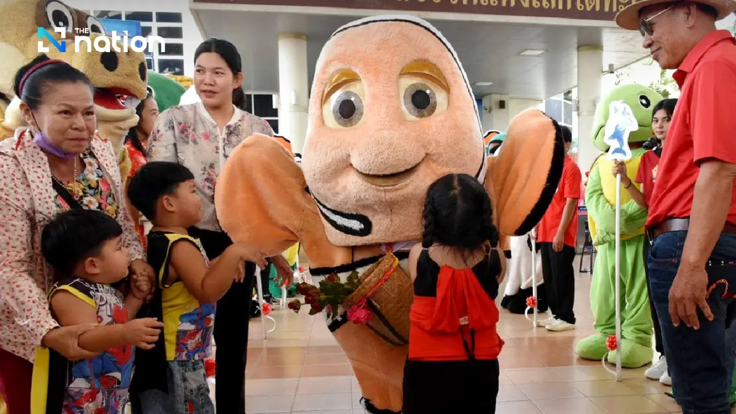 ‘Grandpa Nemo’ calls it a day at Suphan Buri aquarium after 20 years