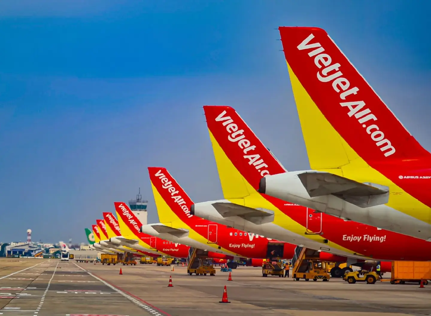 Vietjet's YoY revenue surges to $2.55B, global industry highlight