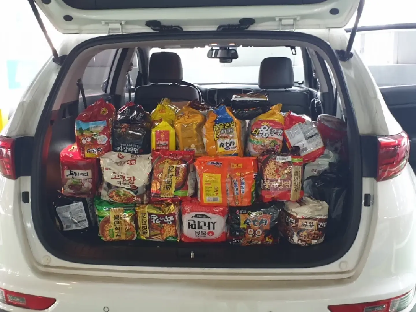 Meet the 'ramyeon conqueror' out to sample every instant noodle