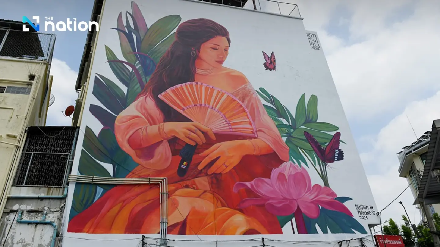 Thai, Belgian artists liven up Bangkok street with mural paintings
