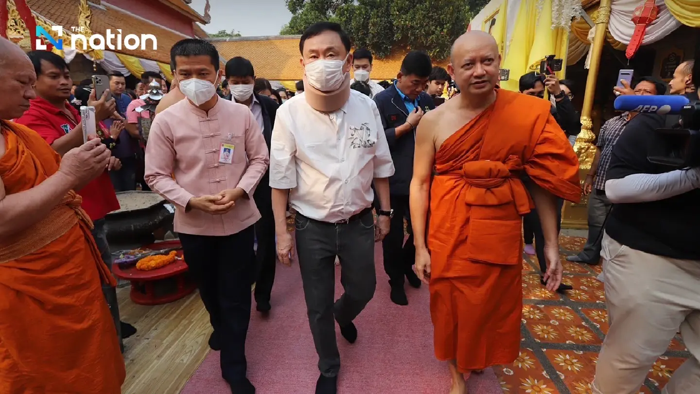 Thaksin handed VIP welcome at Chiang Mai temple